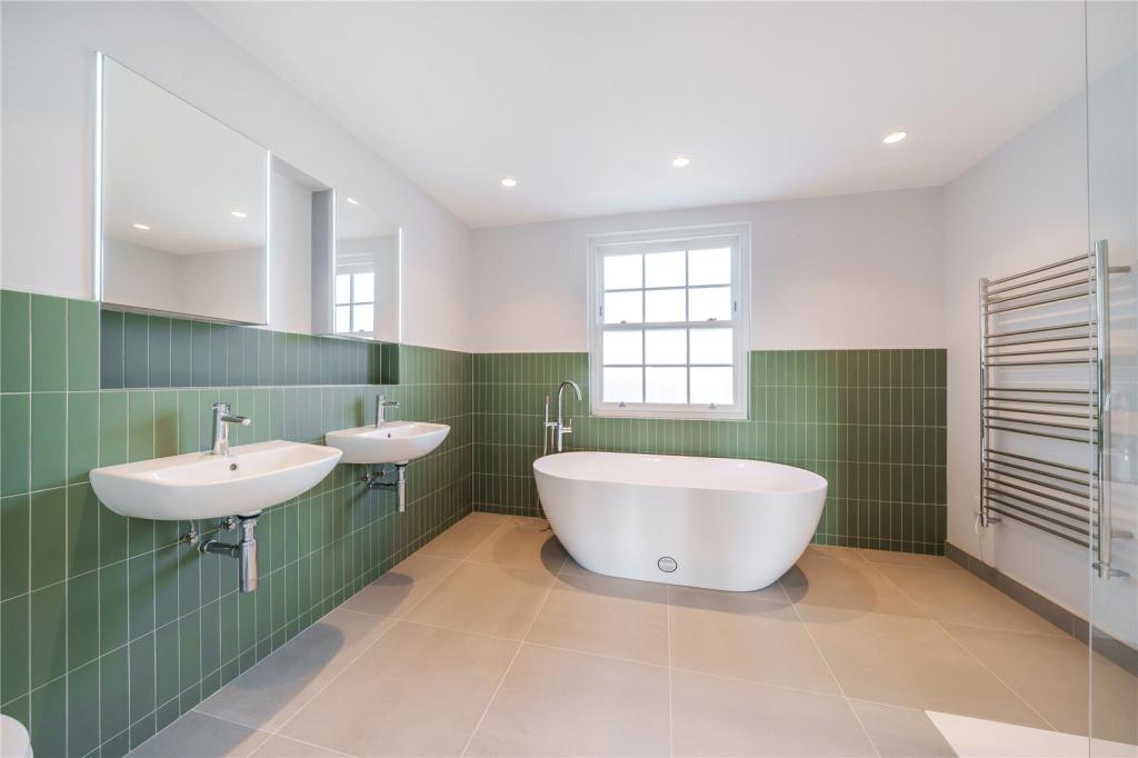 Master Ensuite