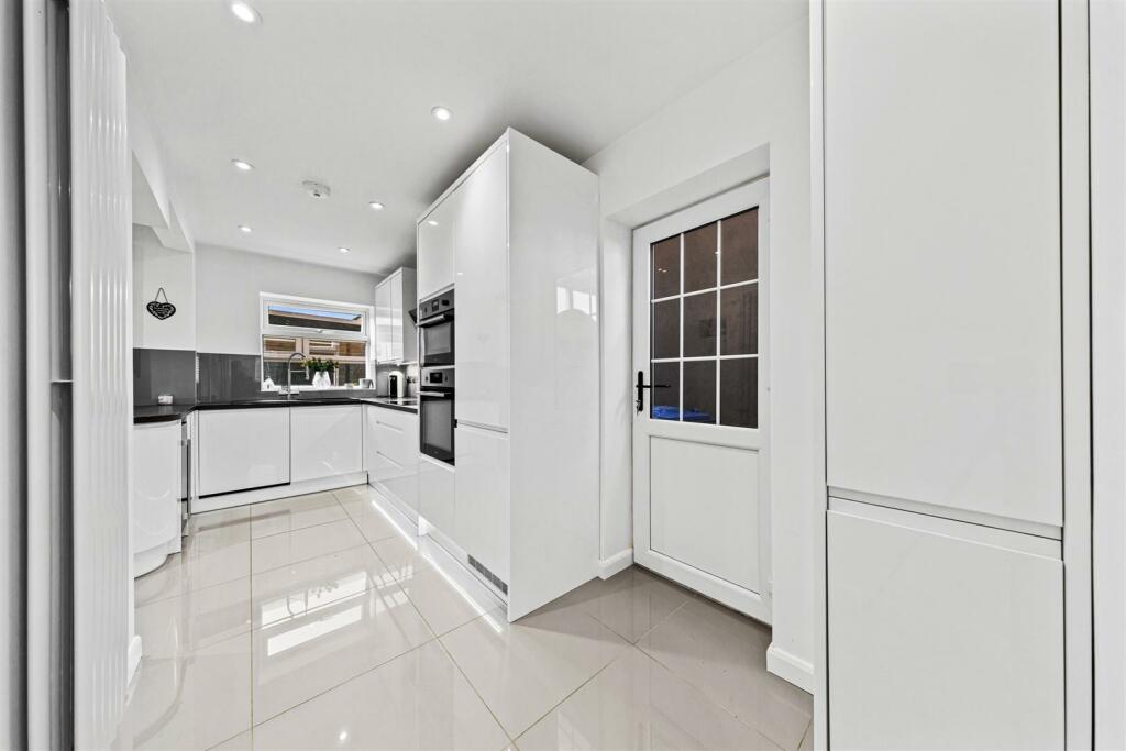 Kitchen/Breakfast/Family Room