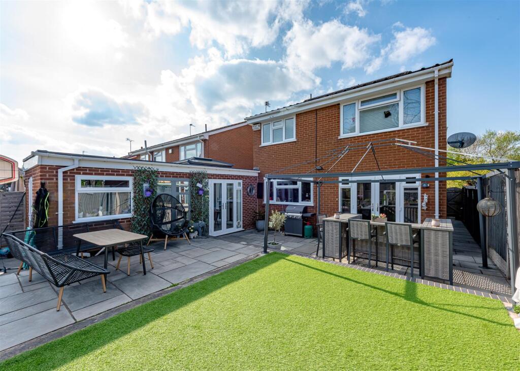18 Brindley Close-External.jpg