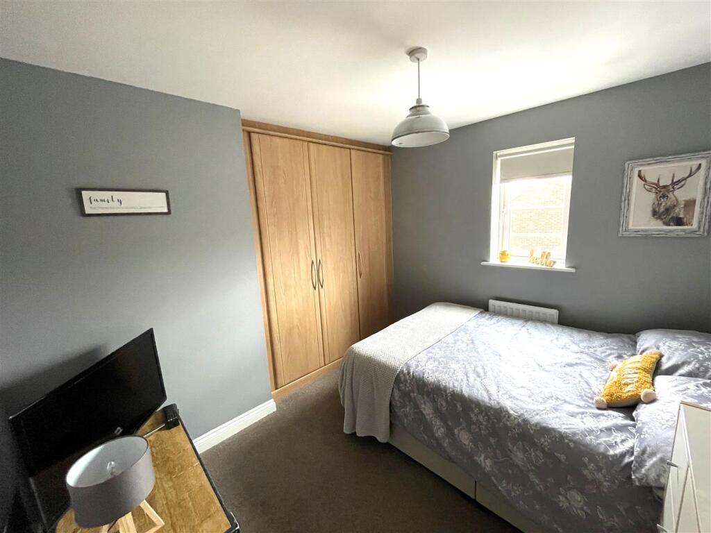 Bed 3.jpg