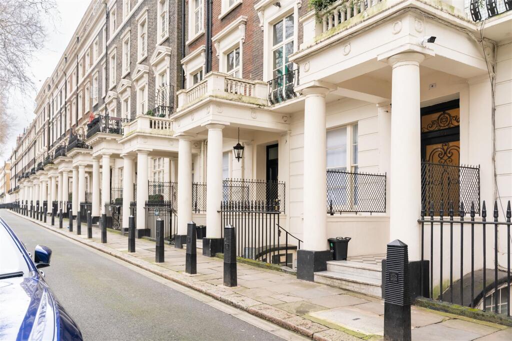 Street1.jpg