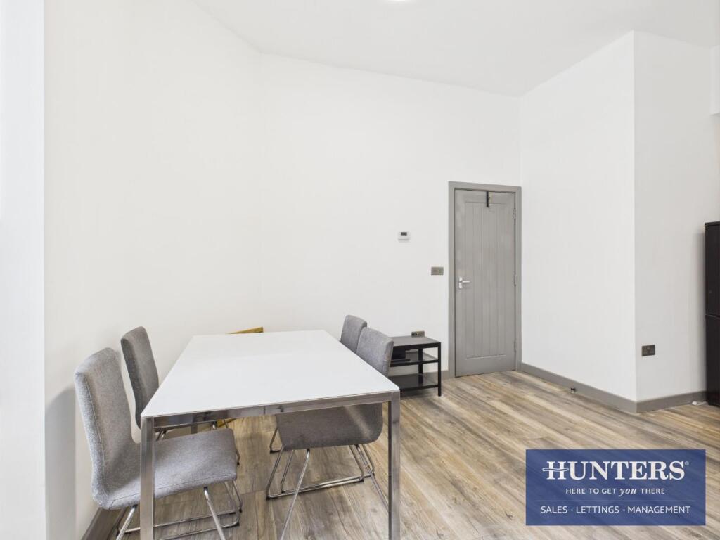 Kitchen/Living Area