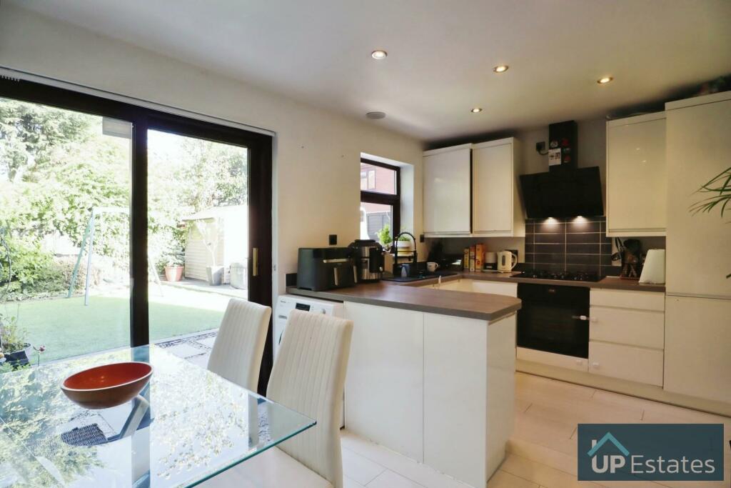 KITCHEN/ DINER