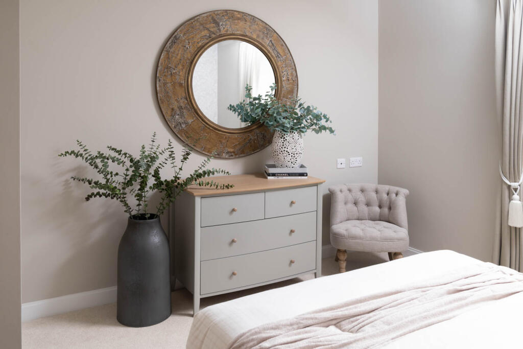 Hawkesbury Place, Stow-on-the-Wold - Typical Second Bedroom