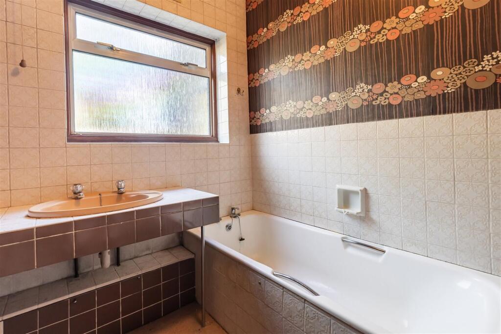 15 HeathDrive (8).jpg