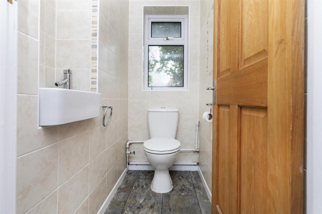 Bramleys Estate Agents - West Lodge Crescent - Ain