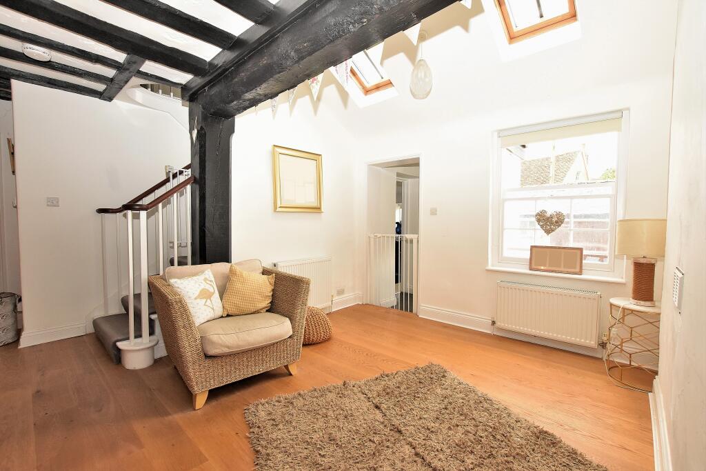 7 West Street - Livi