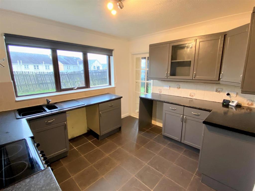 47 Tremear Green Kitchen