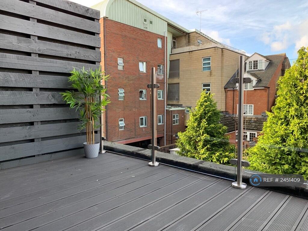 Flat 10 - Balcony - £1400