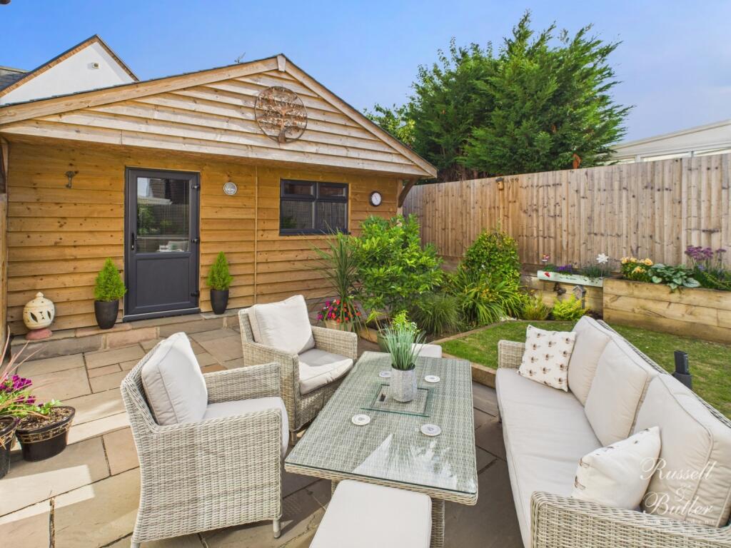 CAM01995G0-PR0344-STILL034