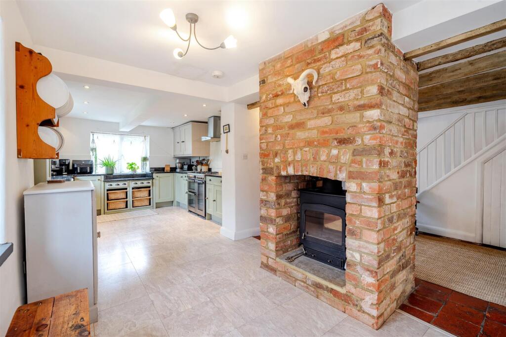 The Robin Hood House, Greens Norton (17).jpg