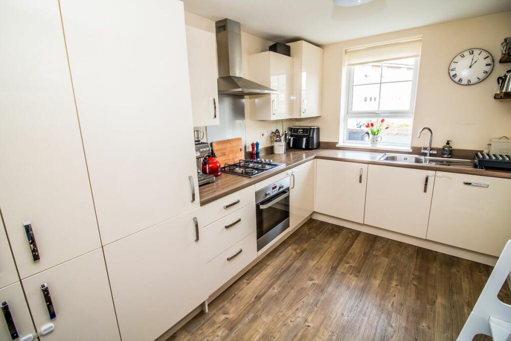 Kitchen Pic 2.