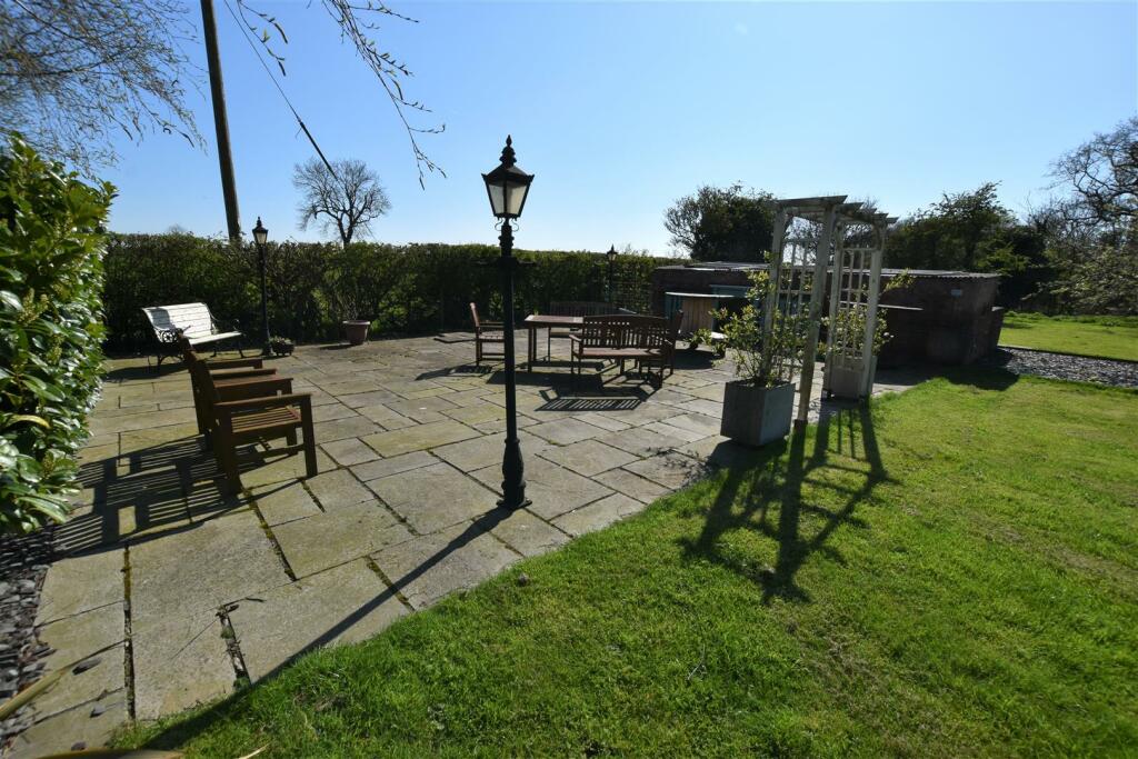 Garden Patio Area.jpg