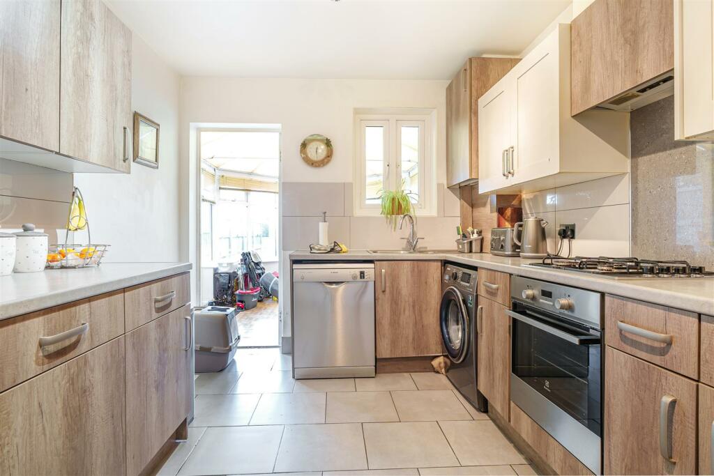 Kitchen.JPG