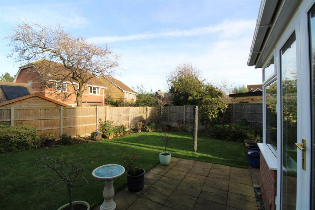 Exterior / gardens