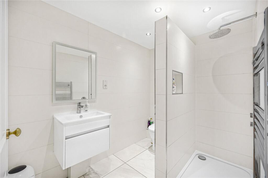 Bed 6 En Suite