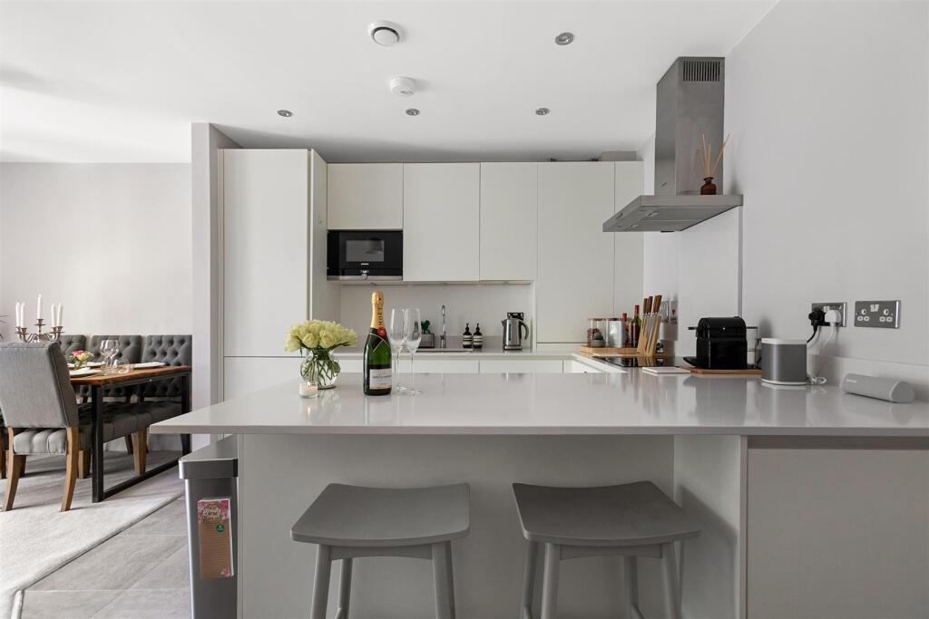 Kitchen / dining area