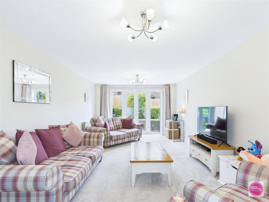 Henley Grove, Church Gresley (2).jpg