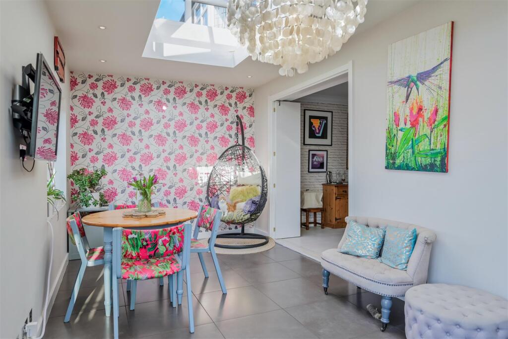 AMBERLEY GARDENS (20 FROM 34)-26.jpg