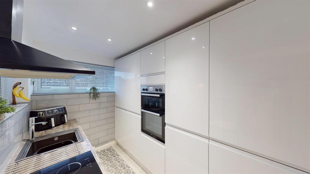 Severn Close Kitchen