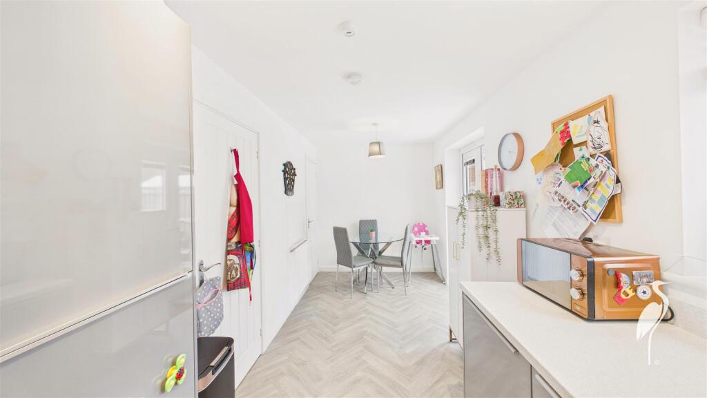 Kitchen &amp; Dining Area