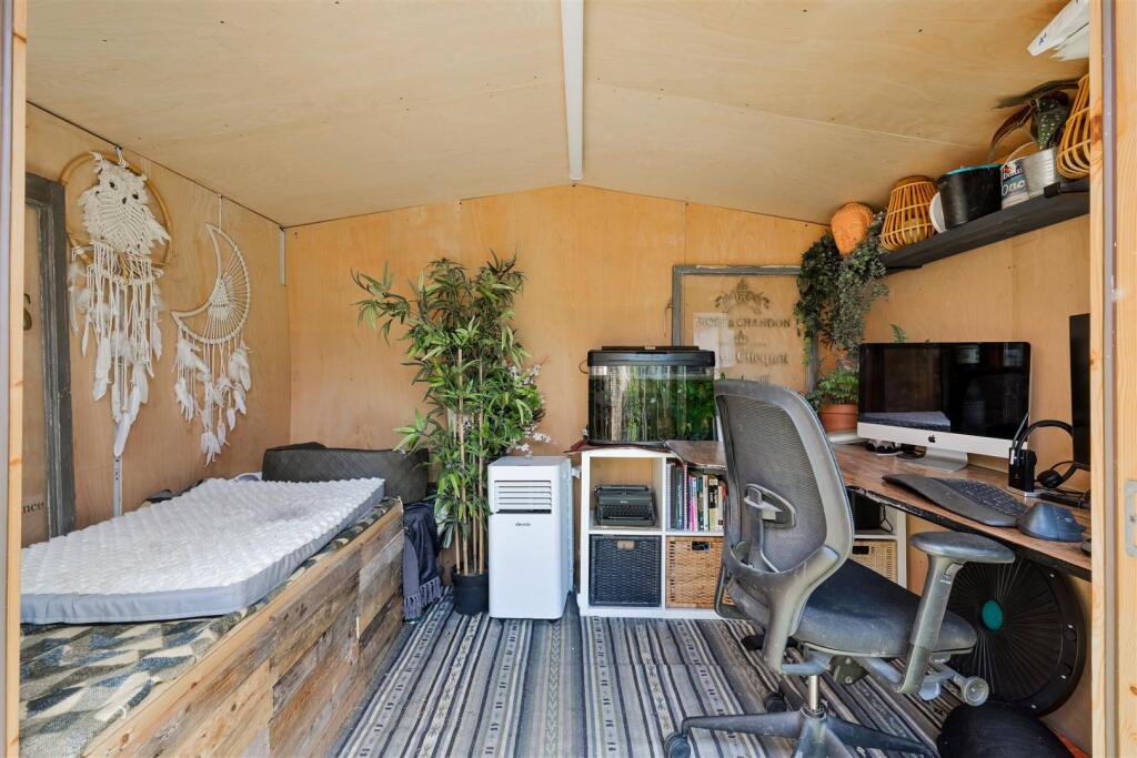 BRAMBLE WALK (14).jpg