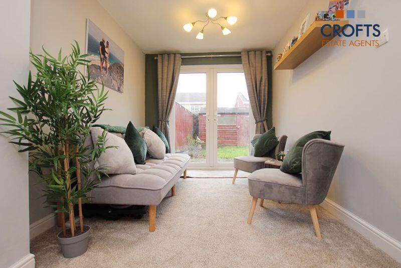 Dining/sitting room view 2