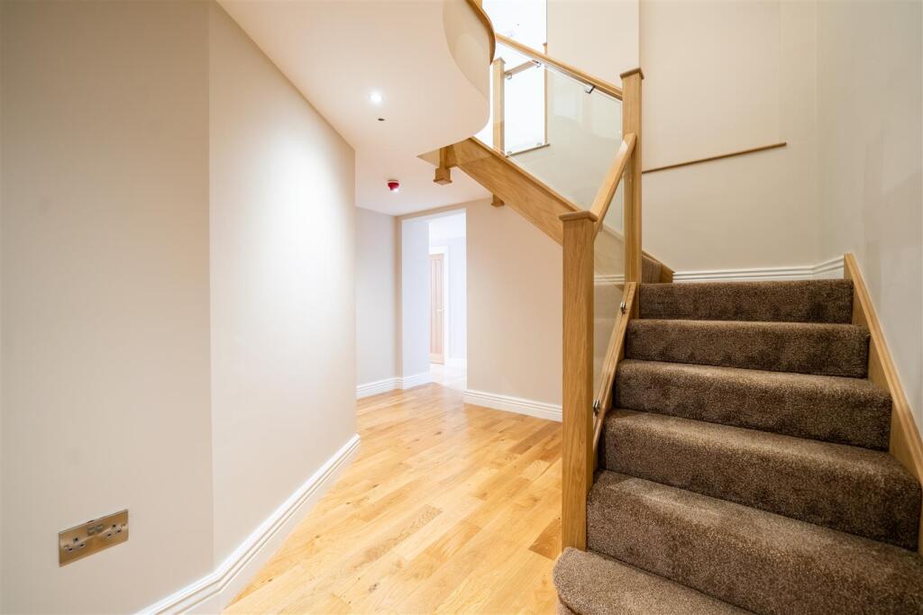 Hall.jpg