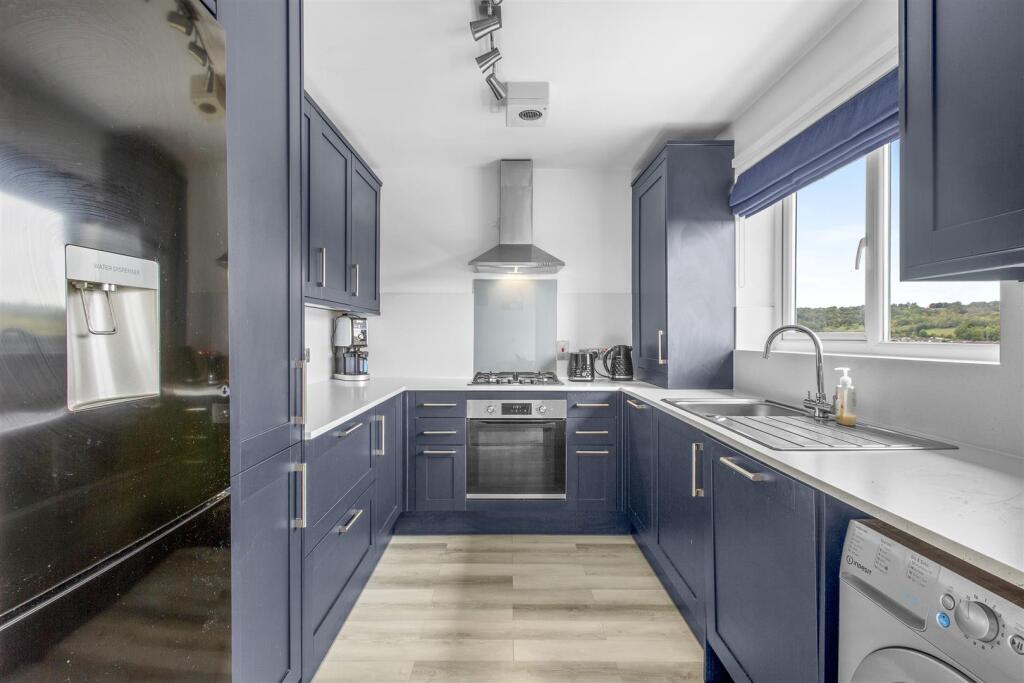 182 St. Hughs Avenue, HP13 7UH-8.jpg