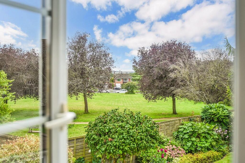 4 Church Close Ph80.jpg