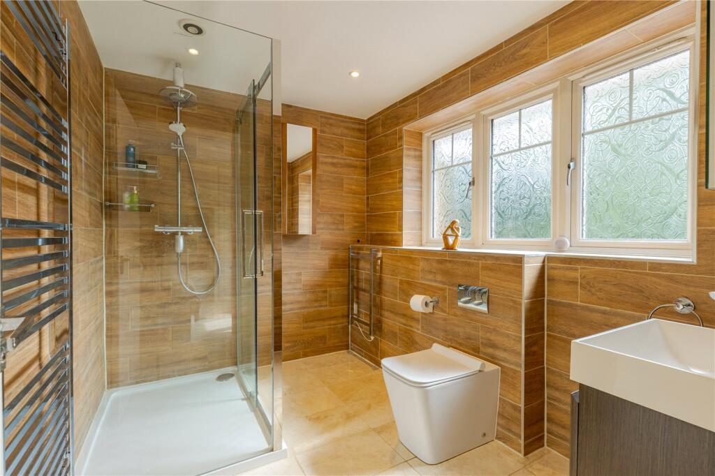 En-Suite Shower
