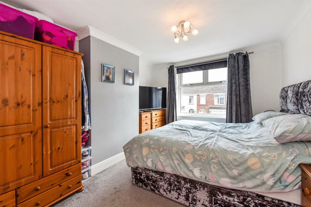Bedroom One.jpg