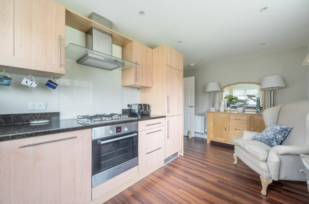 1375630-19-690dc6...