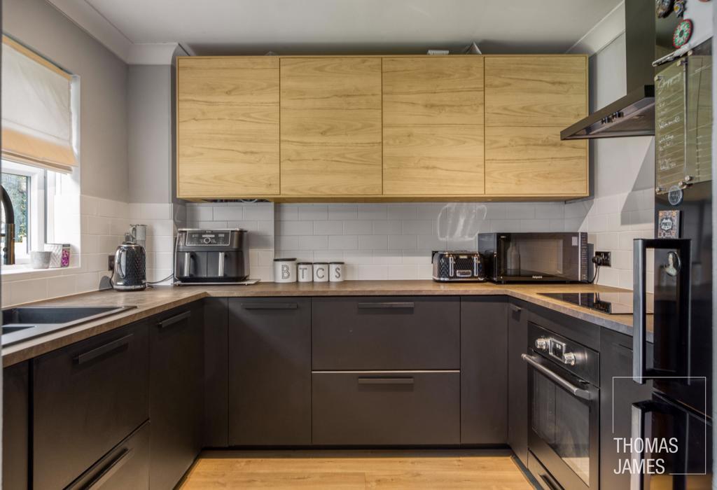 Cricketers Close, kitchen