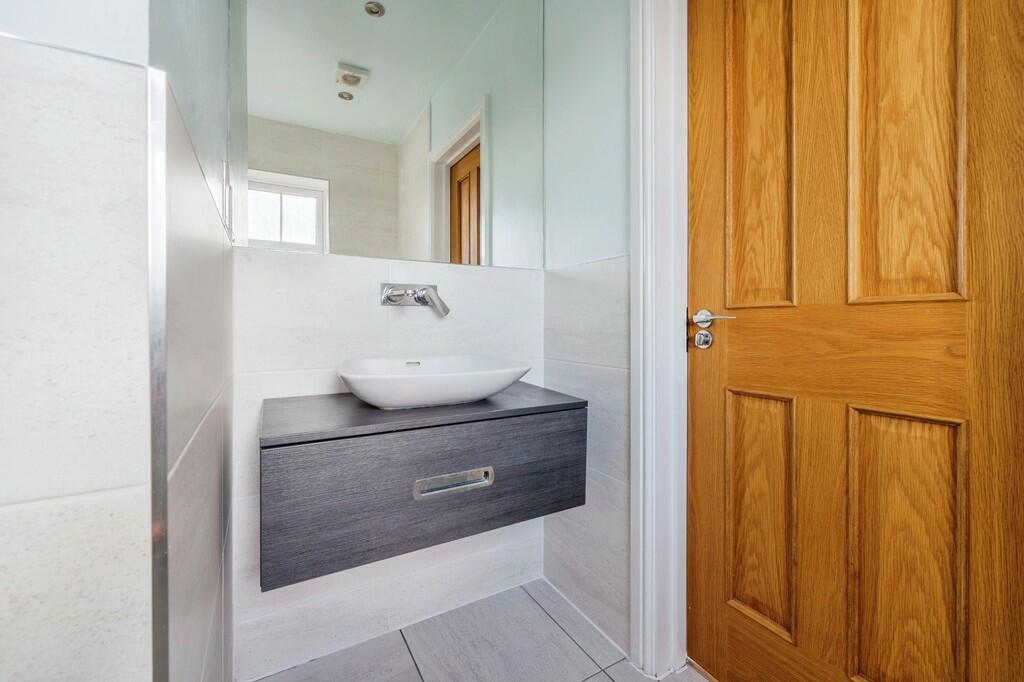 En-suite Shower R...