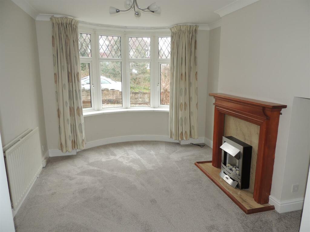 FRONT RECEPTION ROOM
