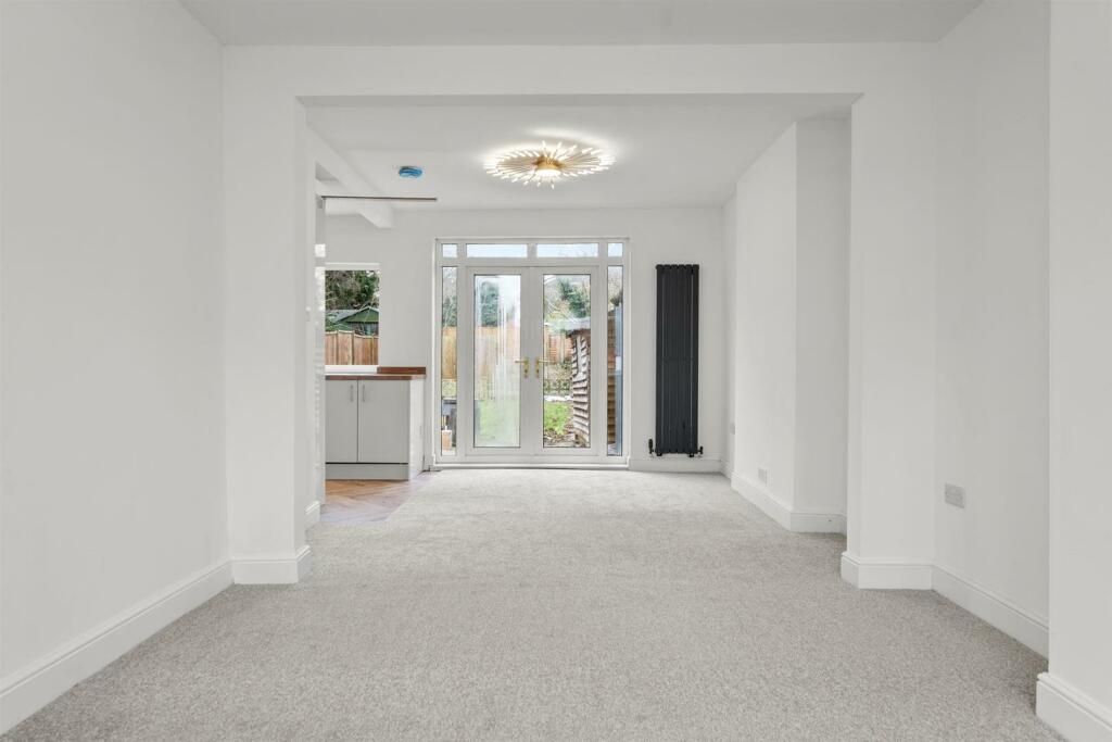 13-web-or-mls-15 WANLIP AVENUE FINISHED EDITS-13.J