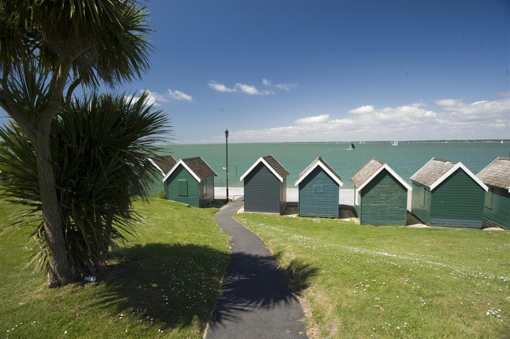 Gurnard Beach Huts