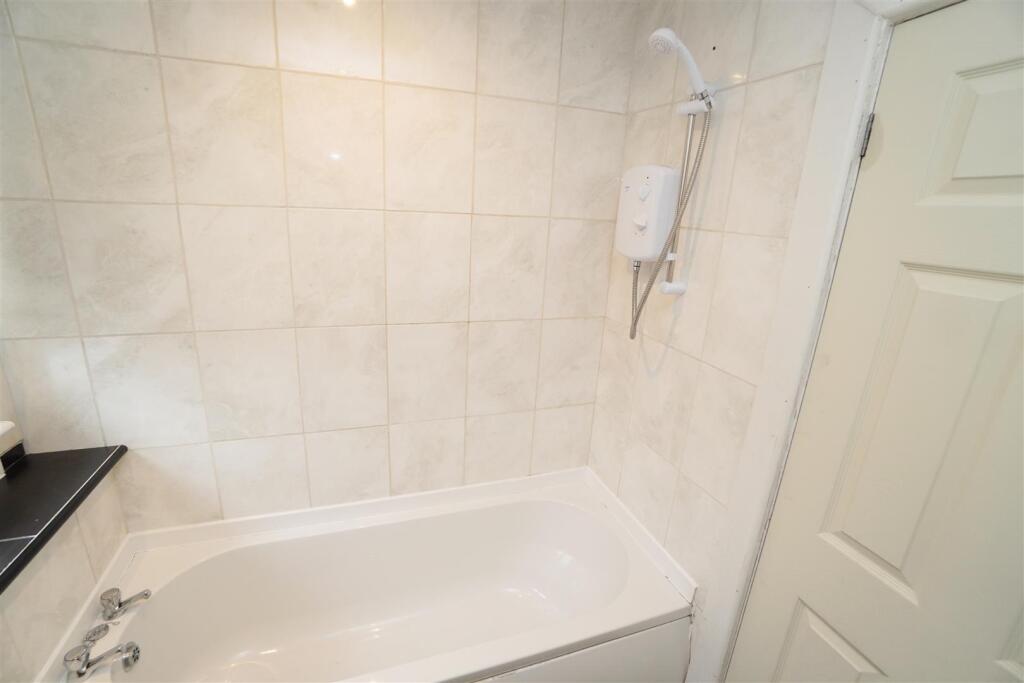 bathroom1.jpg