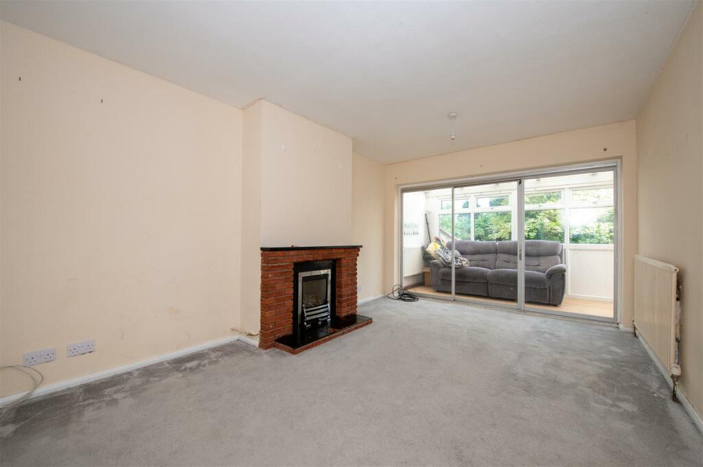 17 Kennedy Close internal-7.JPG