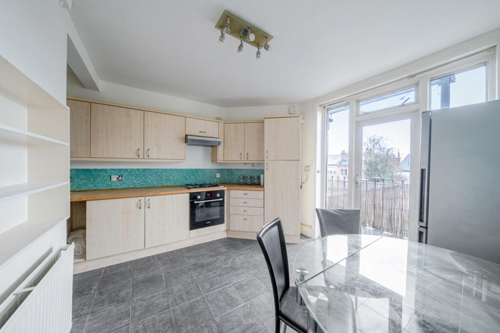 1388142-6-6932fe6...