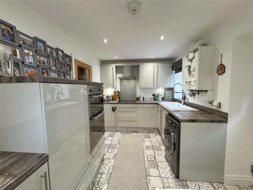 Contemporary Kitchen