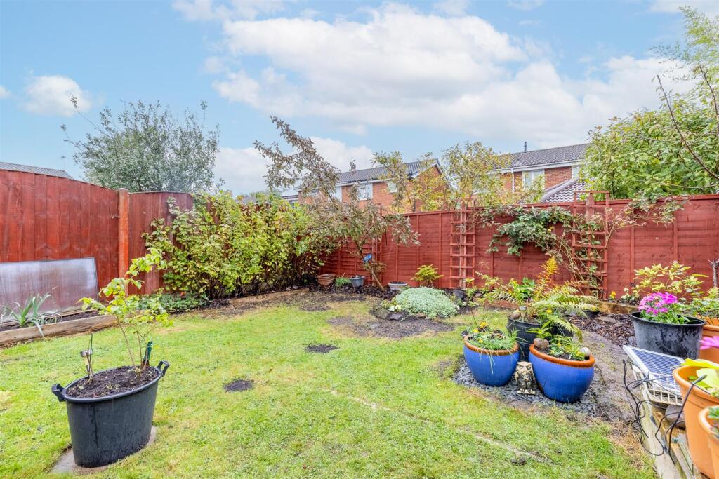 34SheringhamDrive-14.jpg