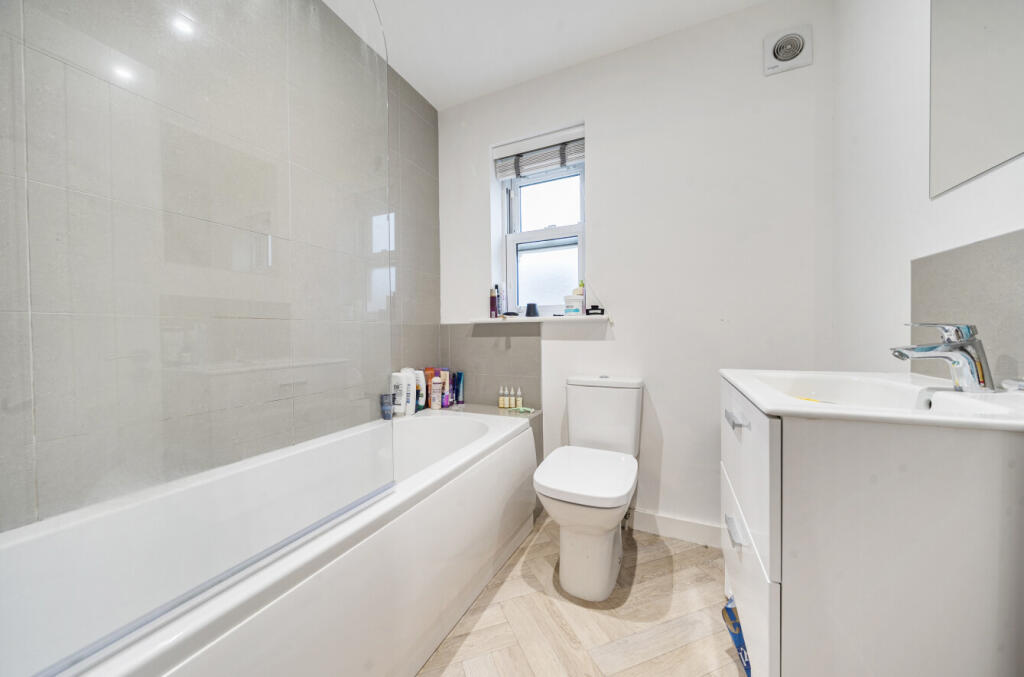 1364864-5-68ed35c...