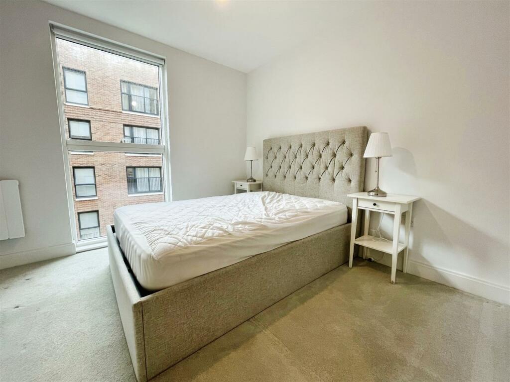 bed 201.jpg