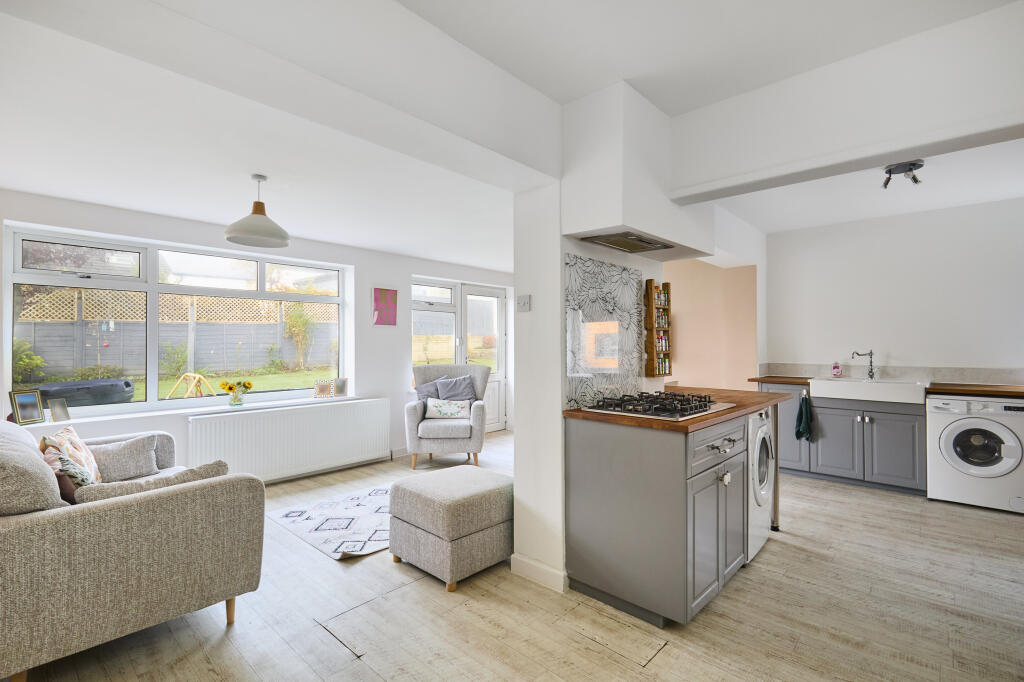 Living/Dining Area