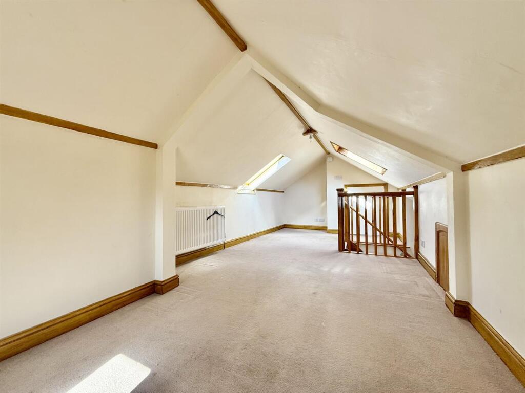 loftbedroom2.jpg