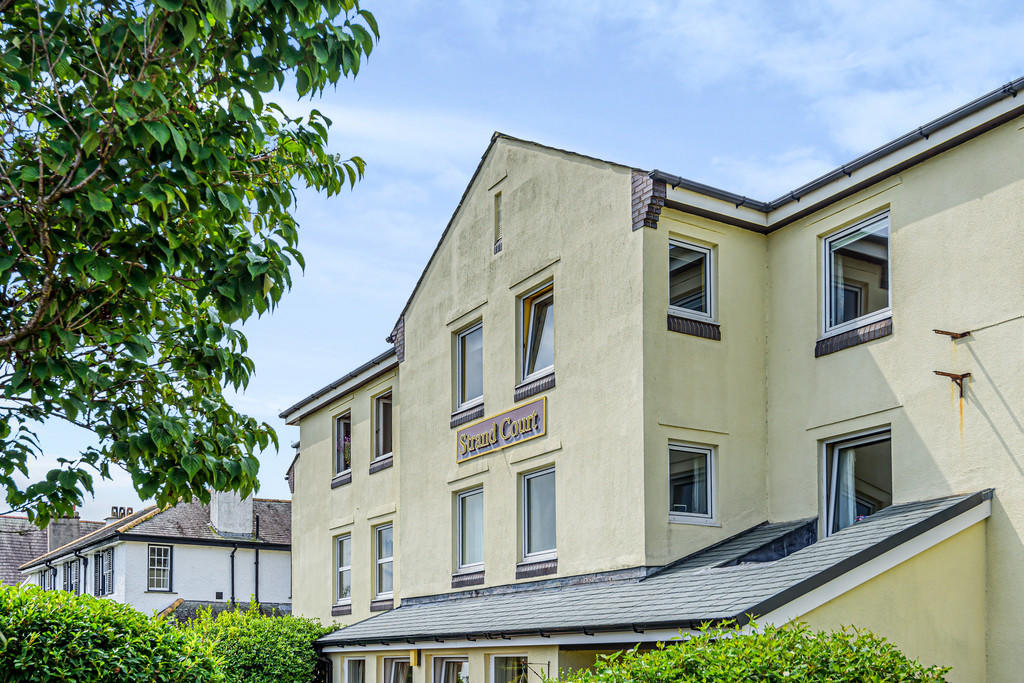Strand Court