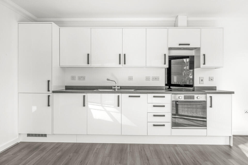 Flat 2, Albany Ho...