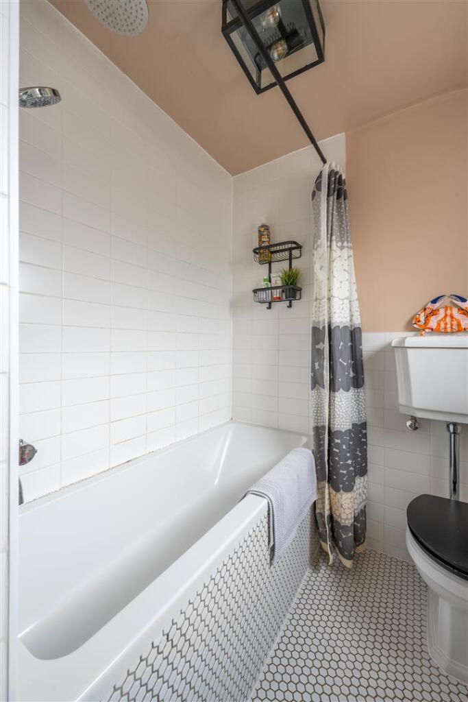 Queens Grove Road E4